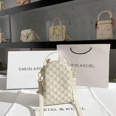 Retro Bloom Women’s Handbag